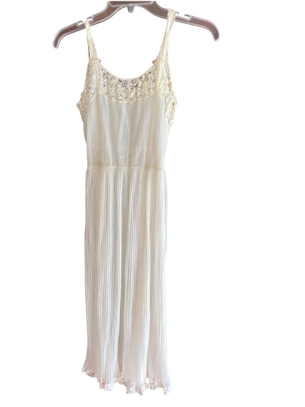 Aristocraft By Superior Nylon Ivory Lace Pleated Nightgown Vintage Size 32